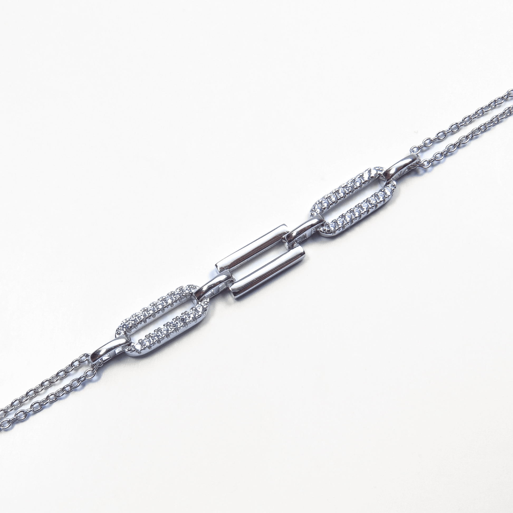 bracelet en argent 925 à maillons entrelacés avec oxydes de zirconium