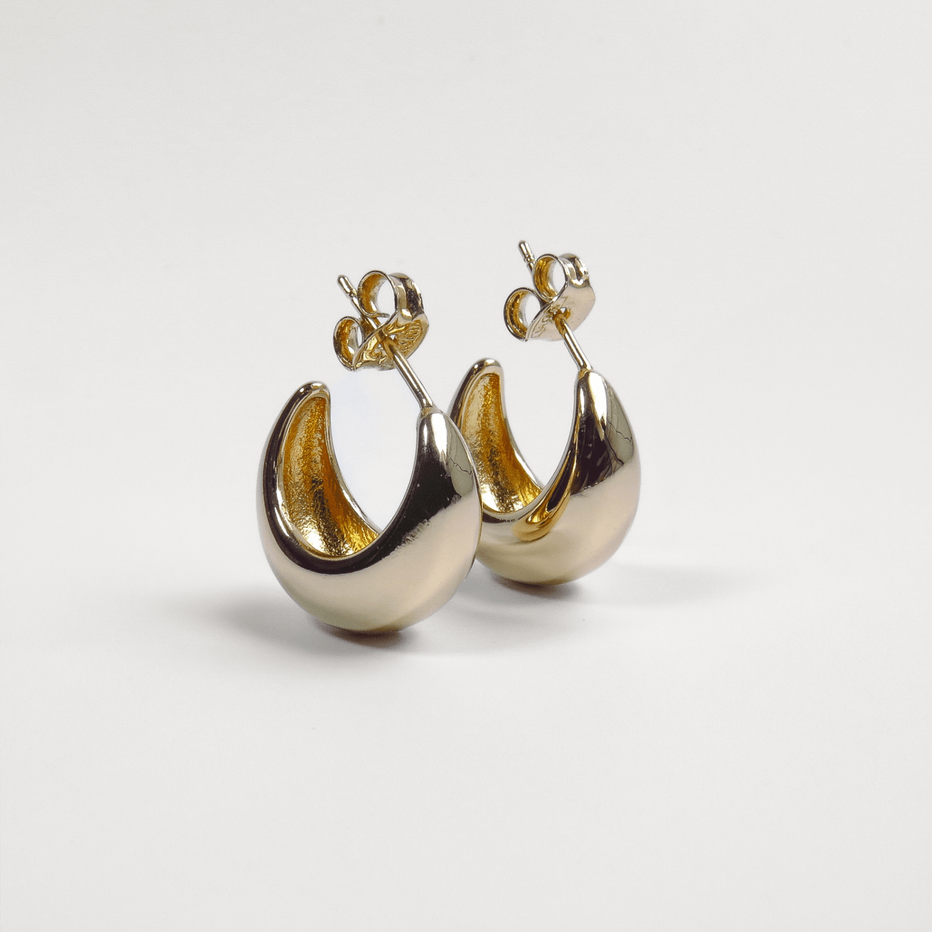 boucles d’oreilles créoles épaisses courbées en plaqué or 18 carats à clou