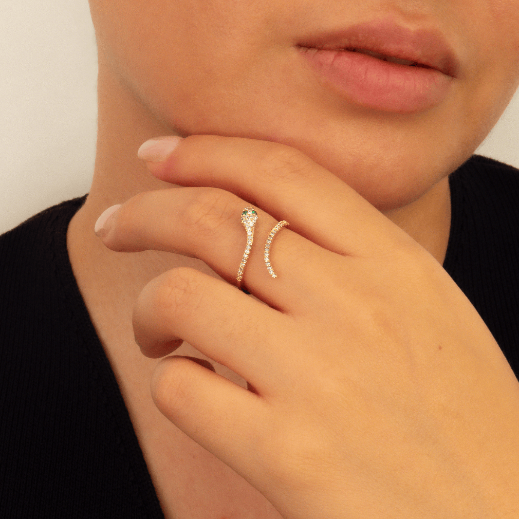 bague serpent ajustable en plaqué or 18 carats avec oxydes de zirconium blancs et verts