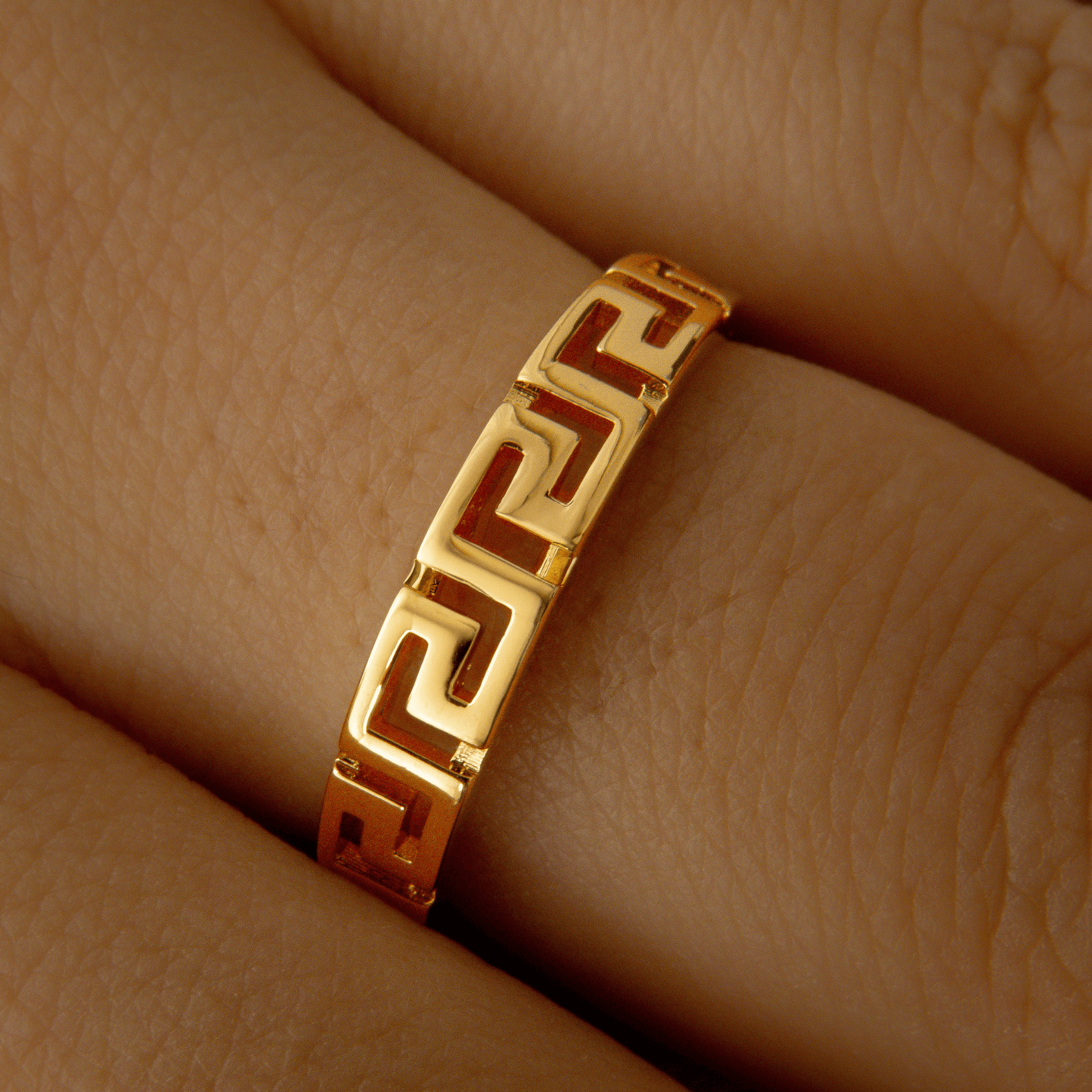 Bague en plaqué or 18 carats avec motif ajouré géométrique